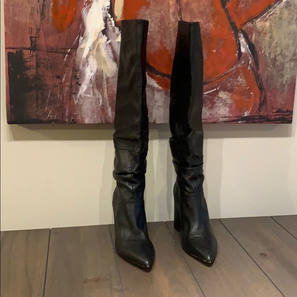 Black boots Size 9 - Picture 2 of 3